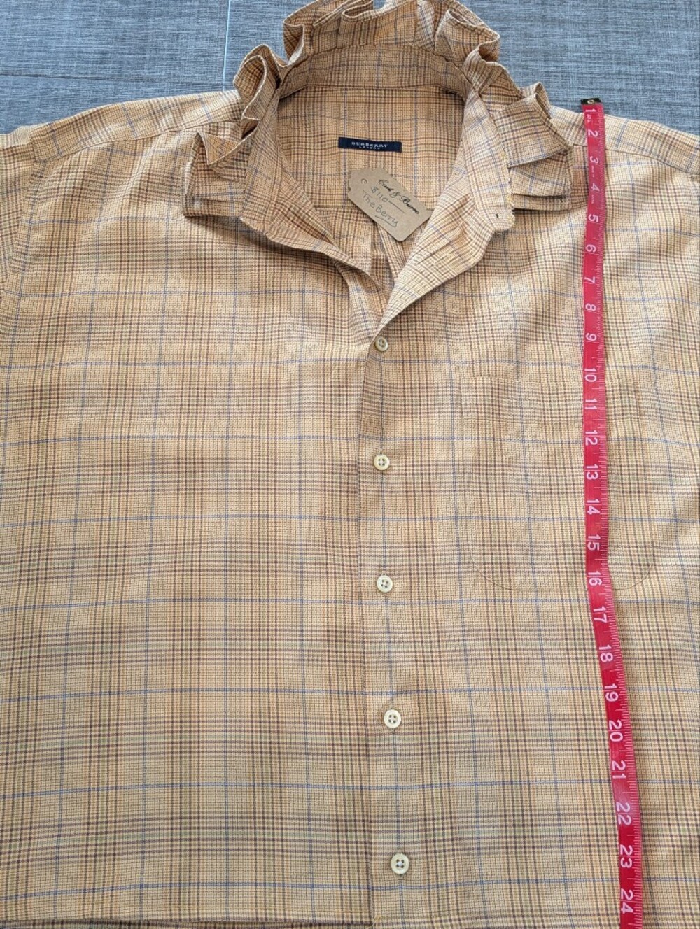 Viral Reworked Ruffled Collar Burberry - Picture 5 of 6